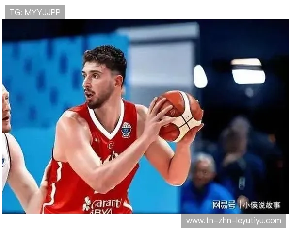 休斯敦火箭被包夹时，阿尔佩伦申京精准分球