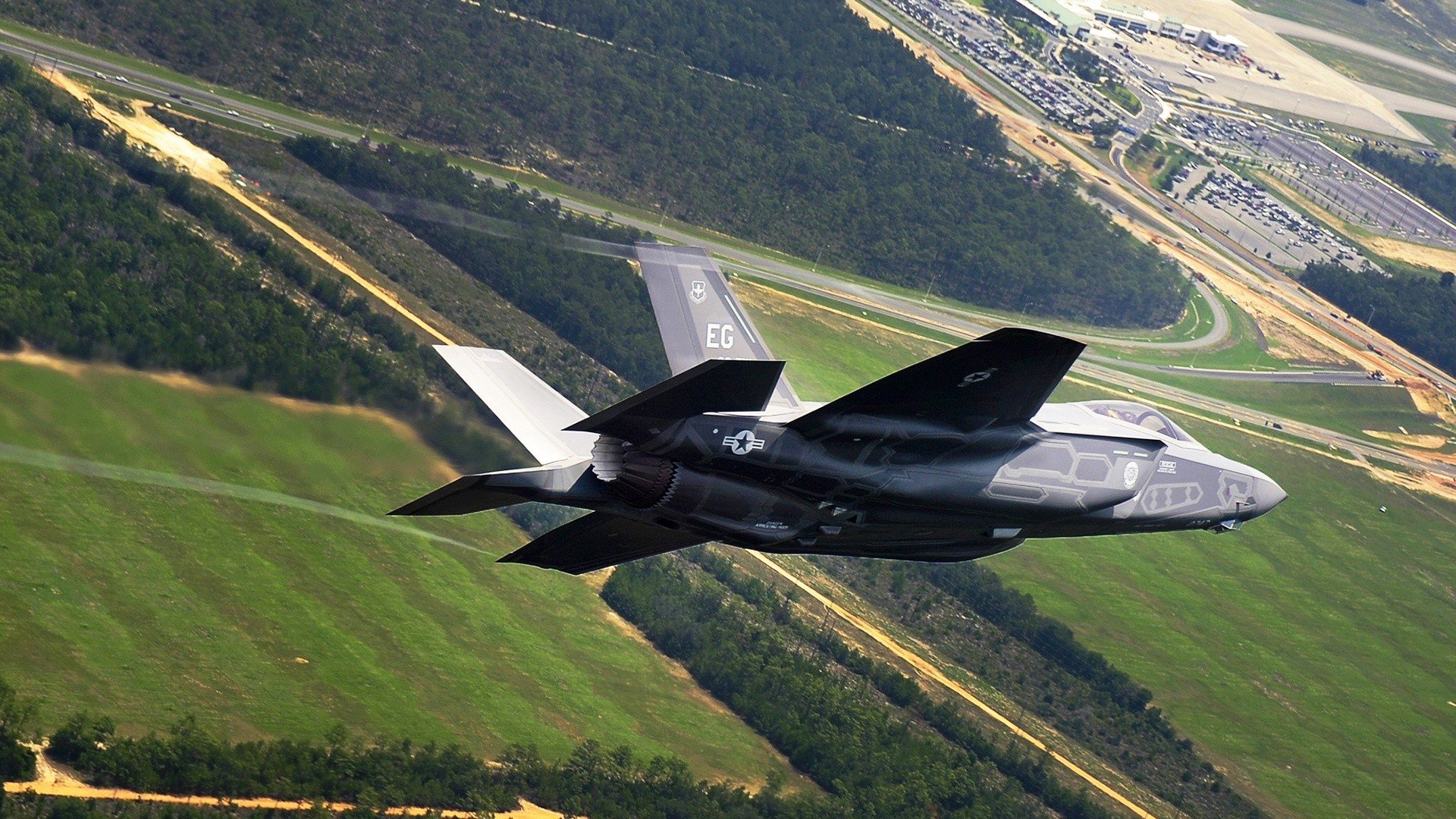 场地条件出现变化教练组临时调整技战术应对策略，比赛时临场教练员可对以下行为进行录像审议